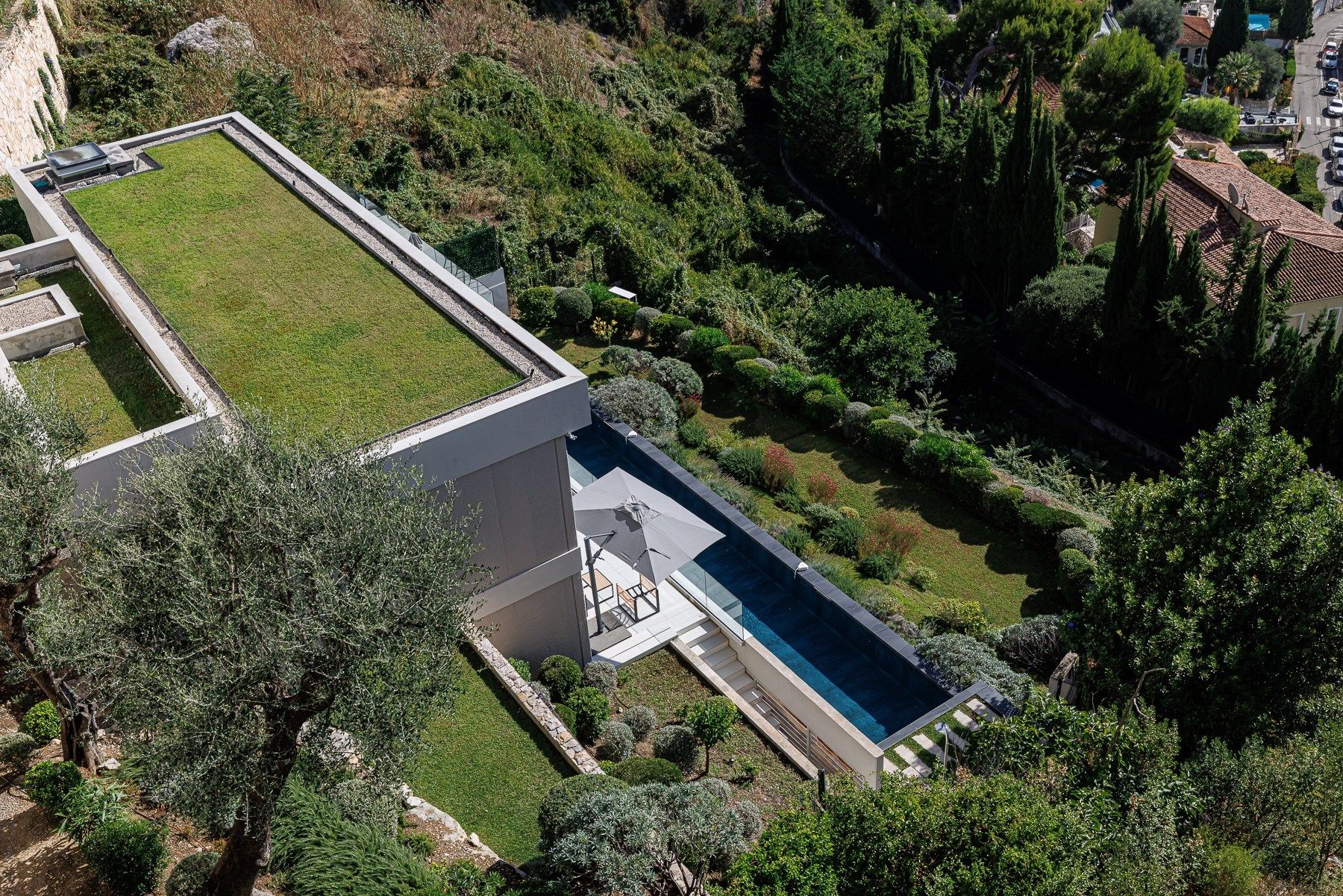 contemporary house 8 Rooms for sale on VILLEFRANCHE SUR MER (06230)