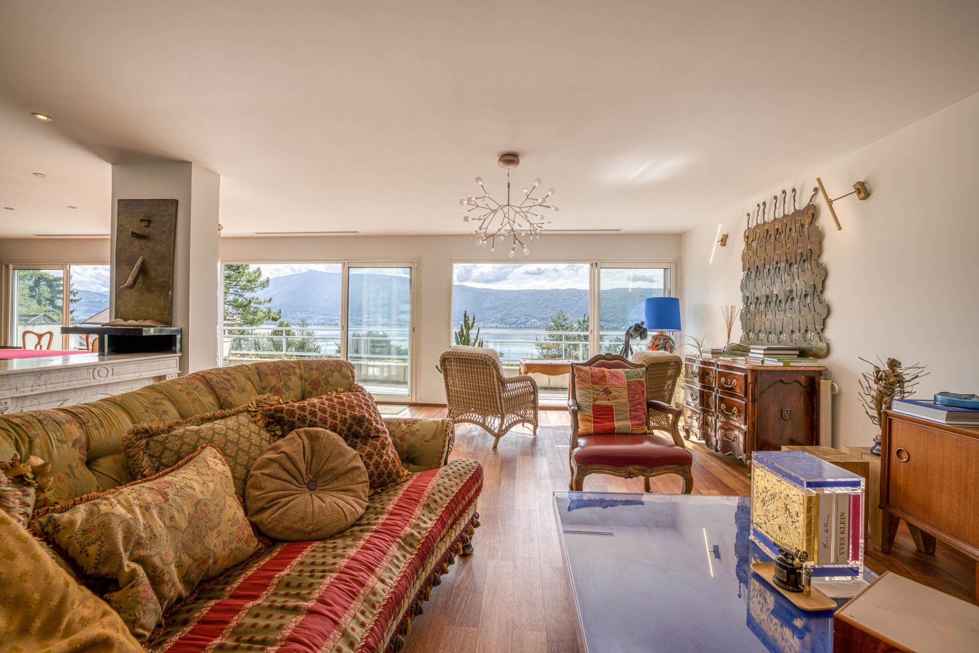 luxury apartment 8 Rooms for sale on VEYRIER DU LAC (74290)