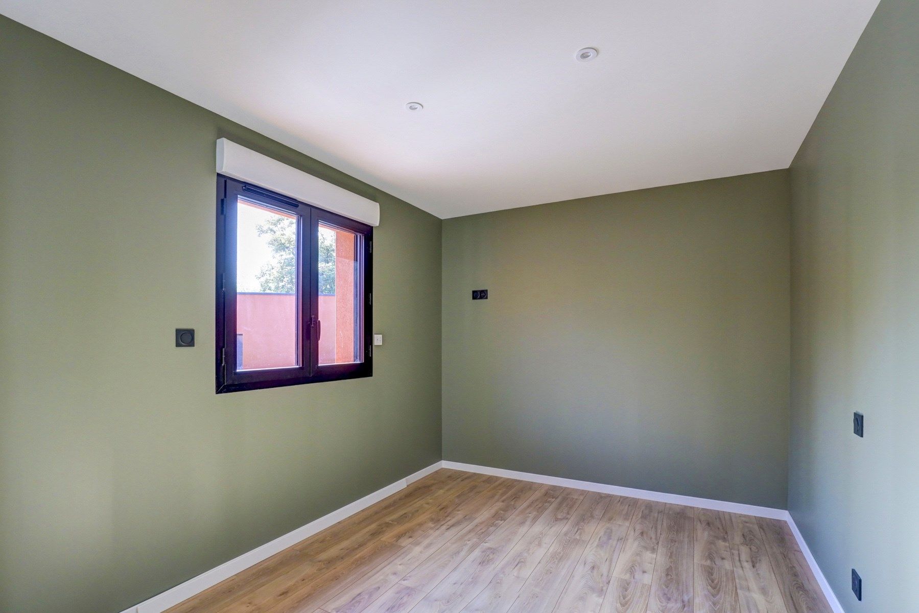 luxury house 5 Rooms for sale on TOULOUSE (31000)