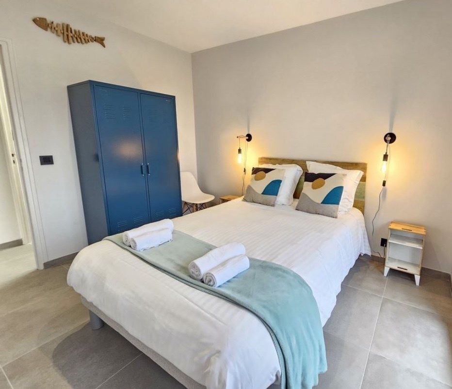 luxury house 6 Rooms for sale on PLOUHINEC (29780)