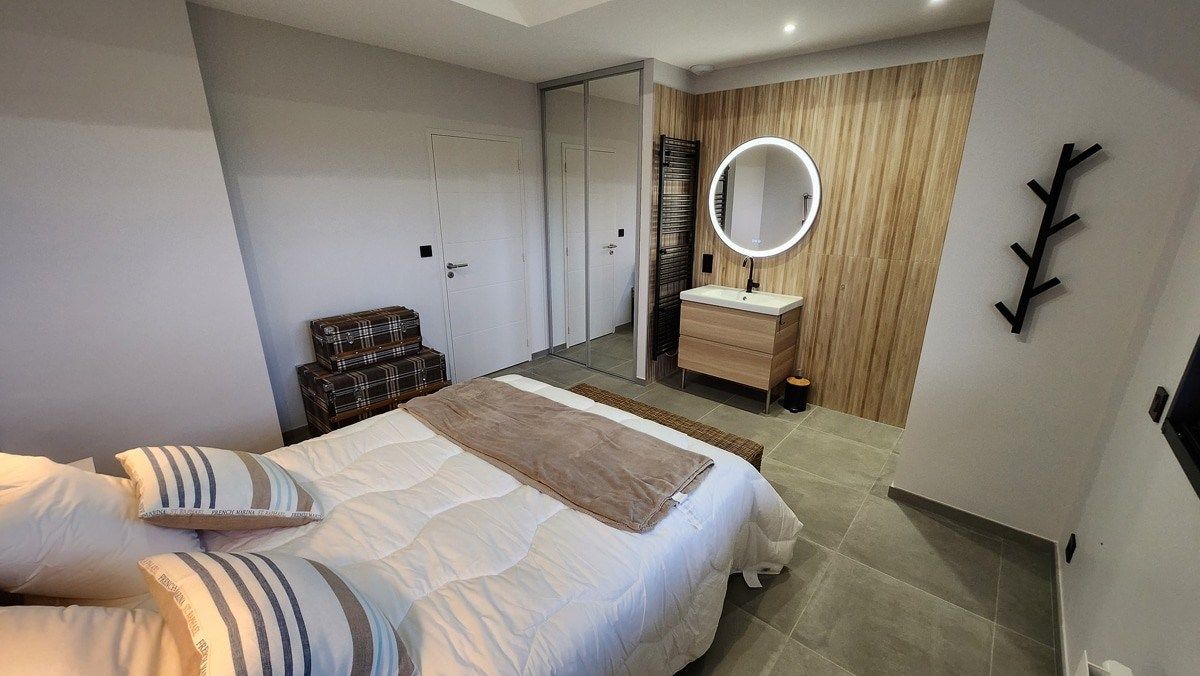 luxury house 6 Rooms for sale on PLOUHINEC (29780)