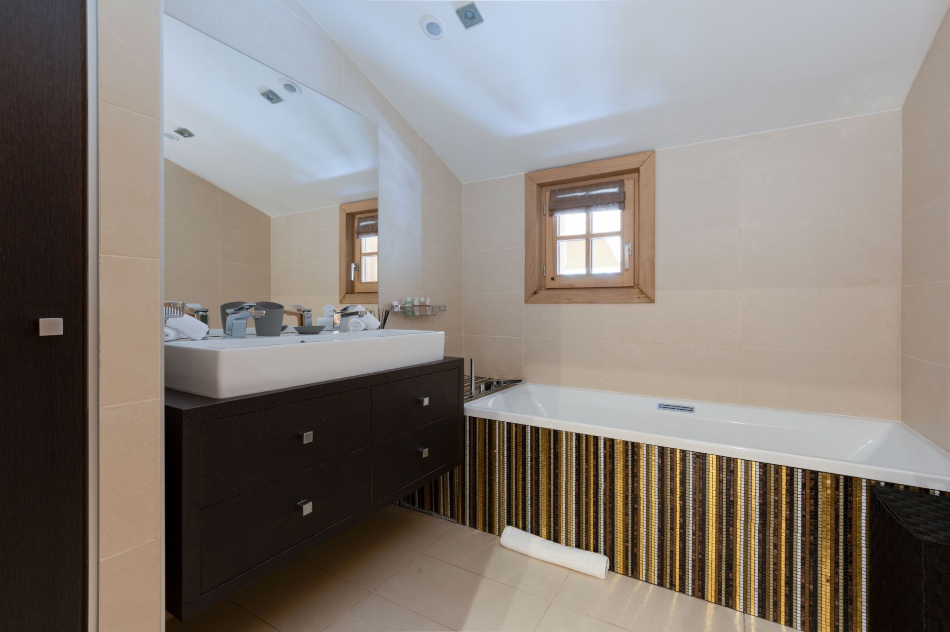 chalet de luxe 9 Pièces en location saisonnière sur COURCHEVEL (73120)