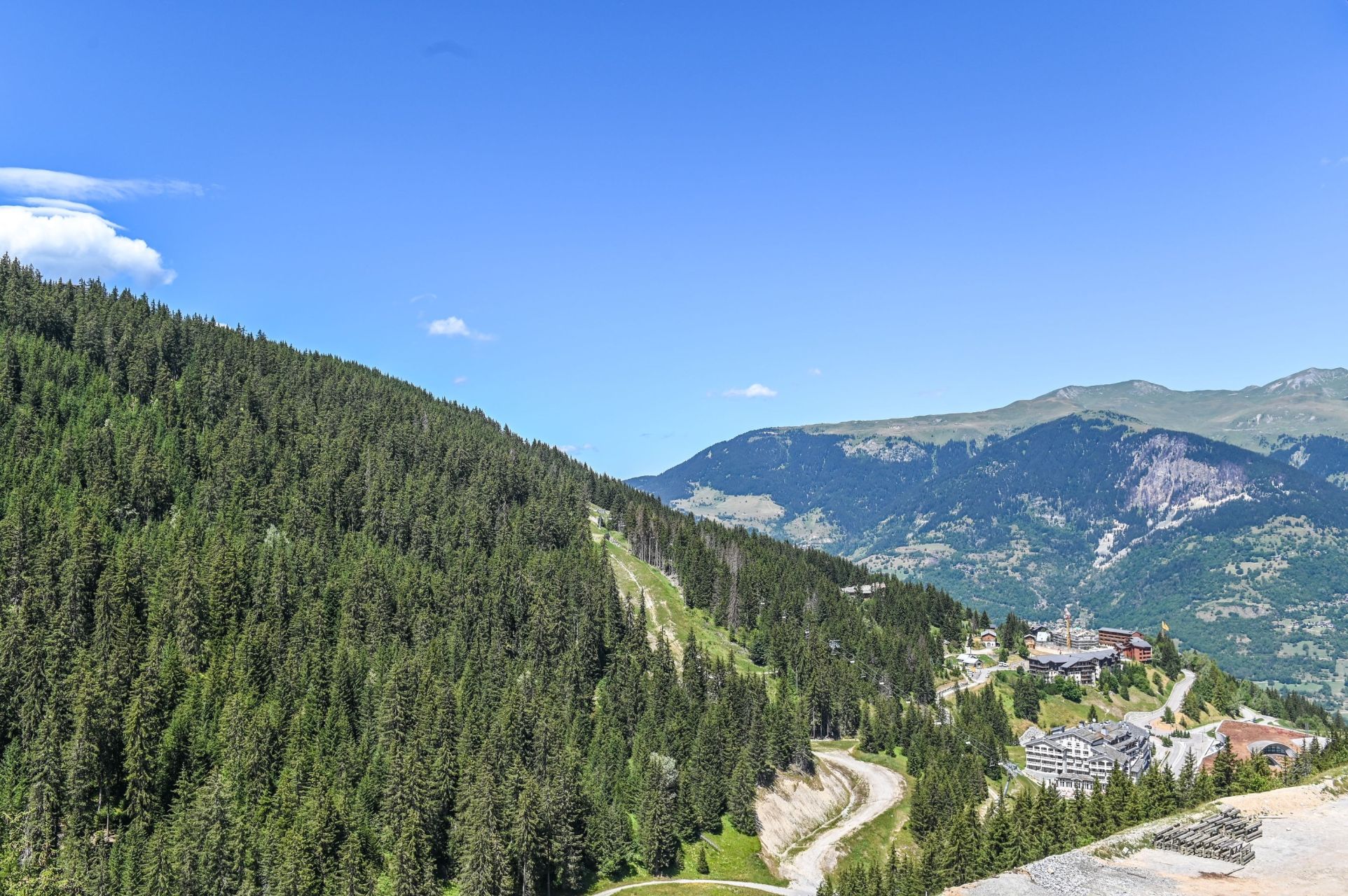 luxury apartment 4 Rooms for seasonal rent on COURCHEVEL MORIOND (73120)