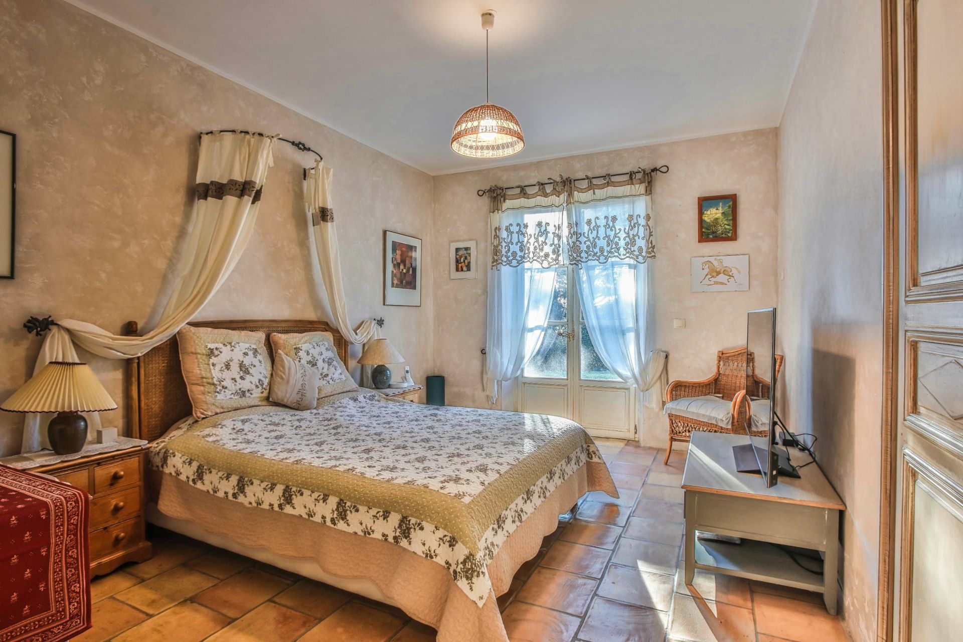 maison de luxe 7 Pièces en vente sur SAUMANE DE VAUCLUSE (84800)