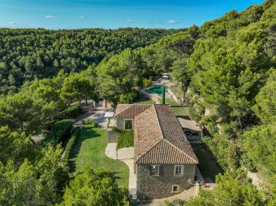 Sale Luxury house Saumane-de-Vaucluse 7 Rooms 300 m²
