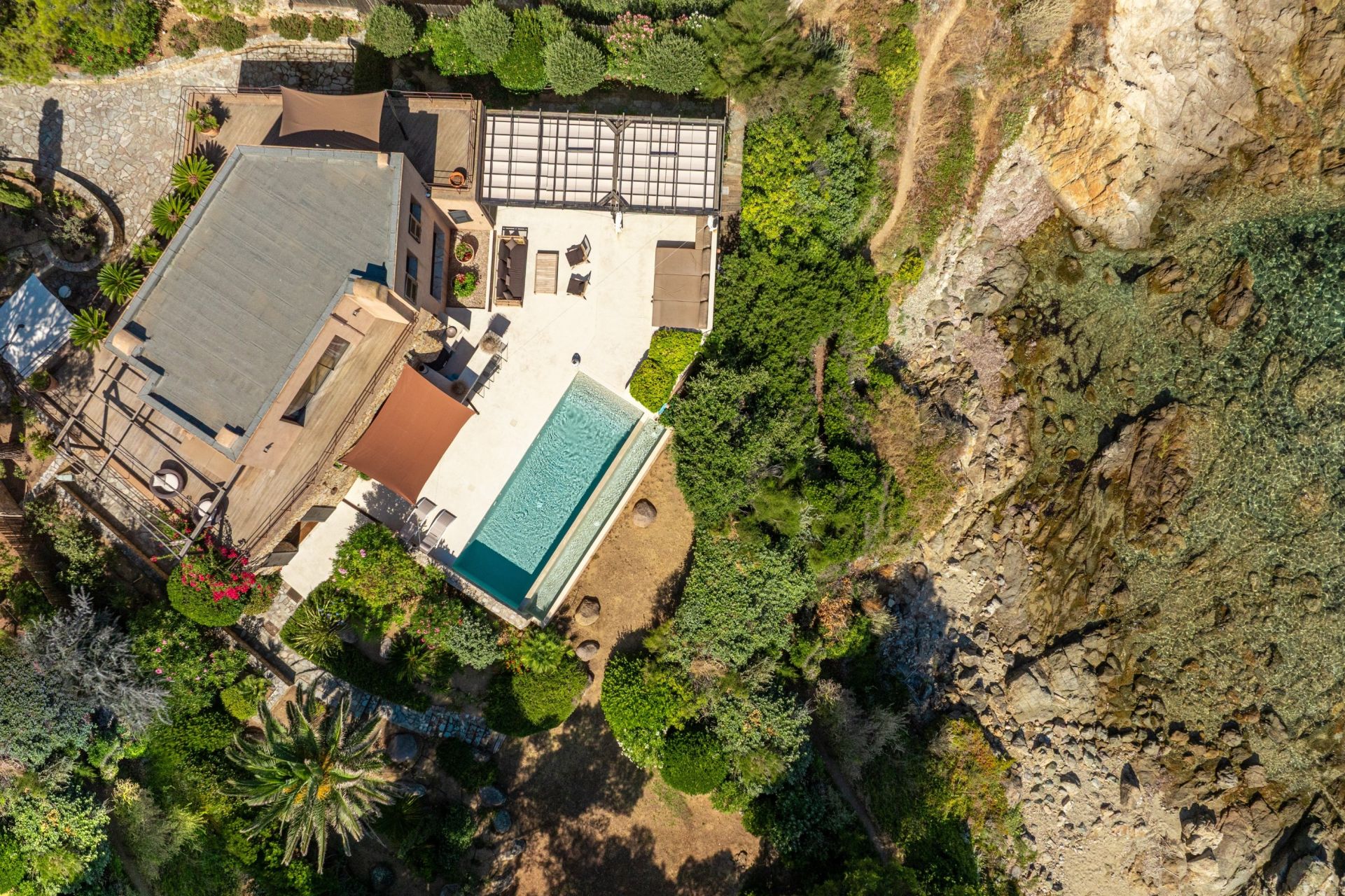 luxury villa 8 Rooms for sale on MONTICELLO (20220)