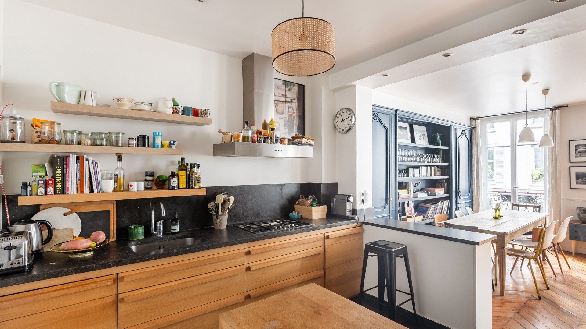 luxury apartment 4 Rooms for sale on PARIS (75009)