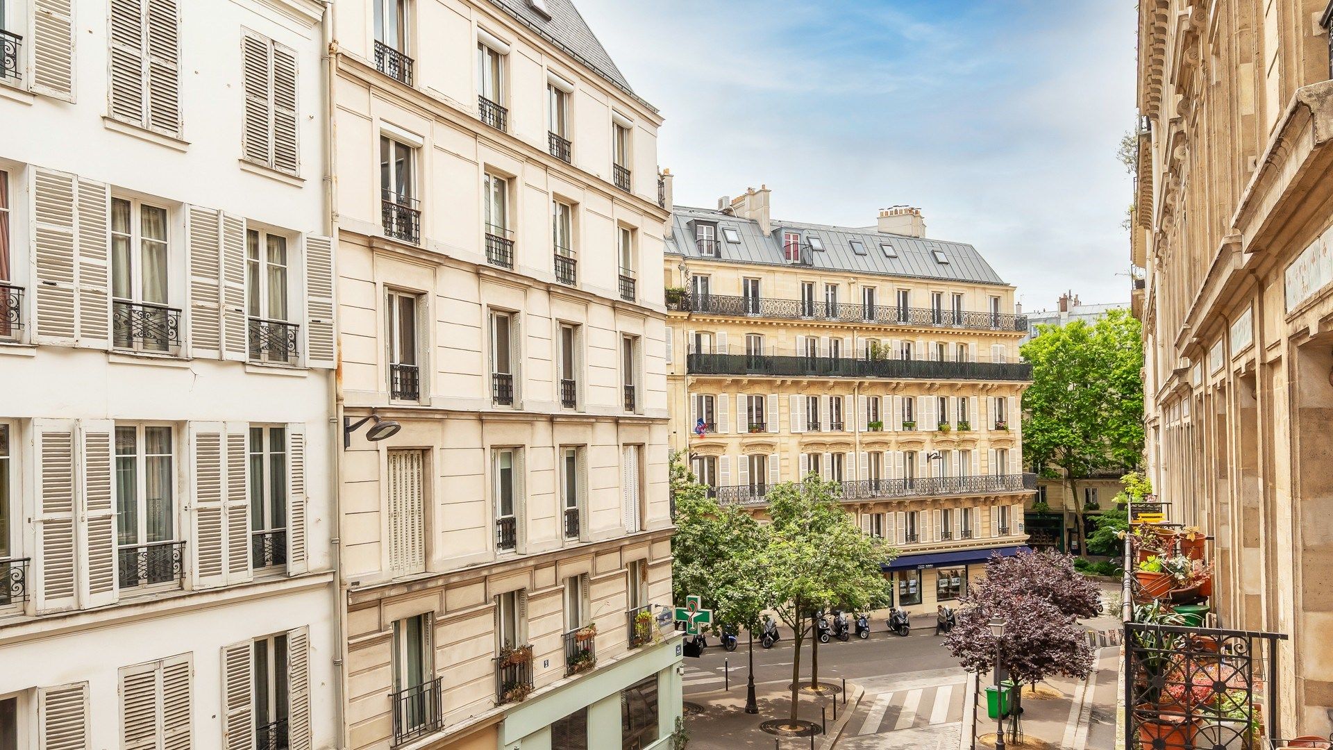 luxury apartment 4 Rooms for sale on PARIS (75009)
