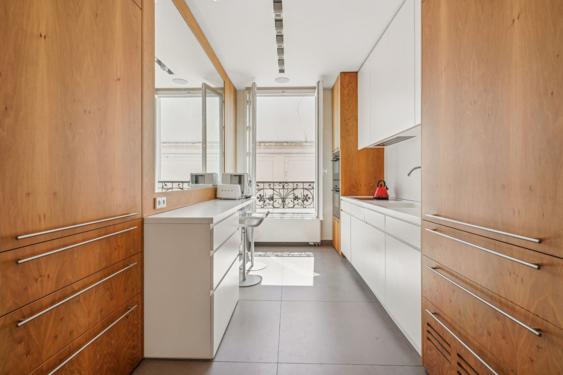 luxury apartment 4 Rooms for sale on PARIS (75017)