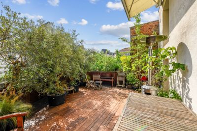 Sale Luxury apartment Paris 18 6 Rooms 123 m²