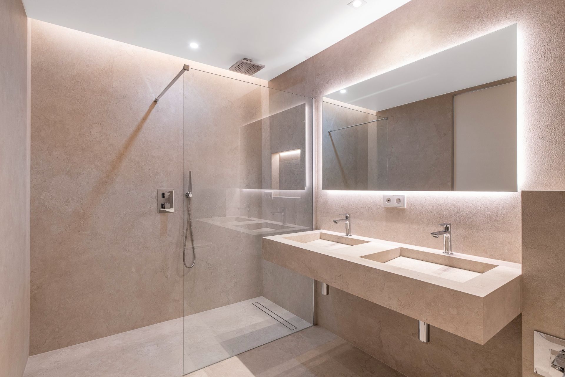 contemporary house 6 Rooms for sale on ROQUEBRUNE CAP MARTIN (06190)