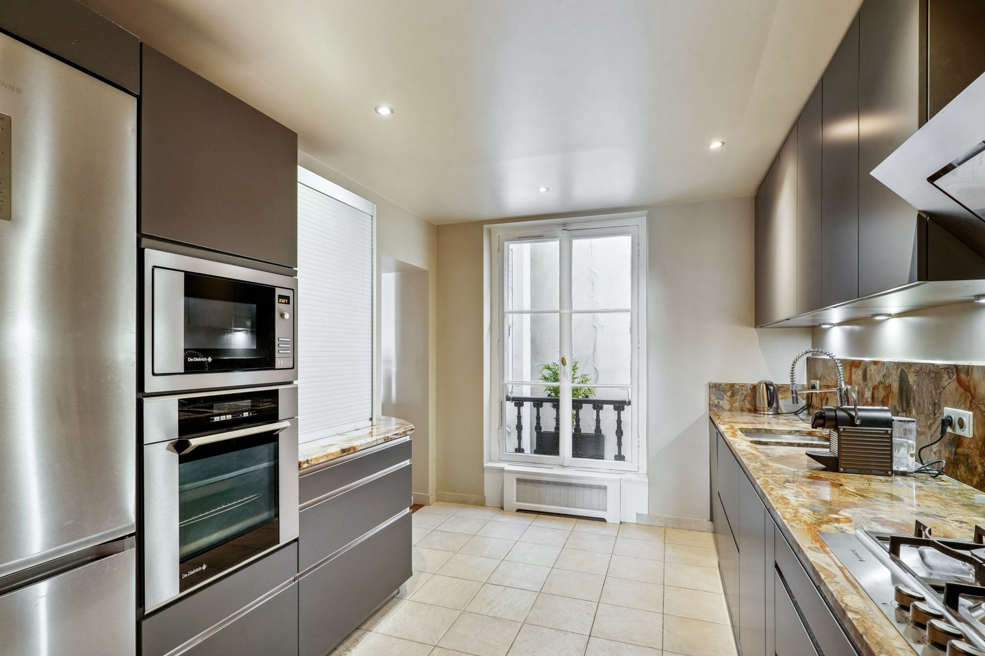 luxury apartment 5 Rooms for sale on PARIS (75007)