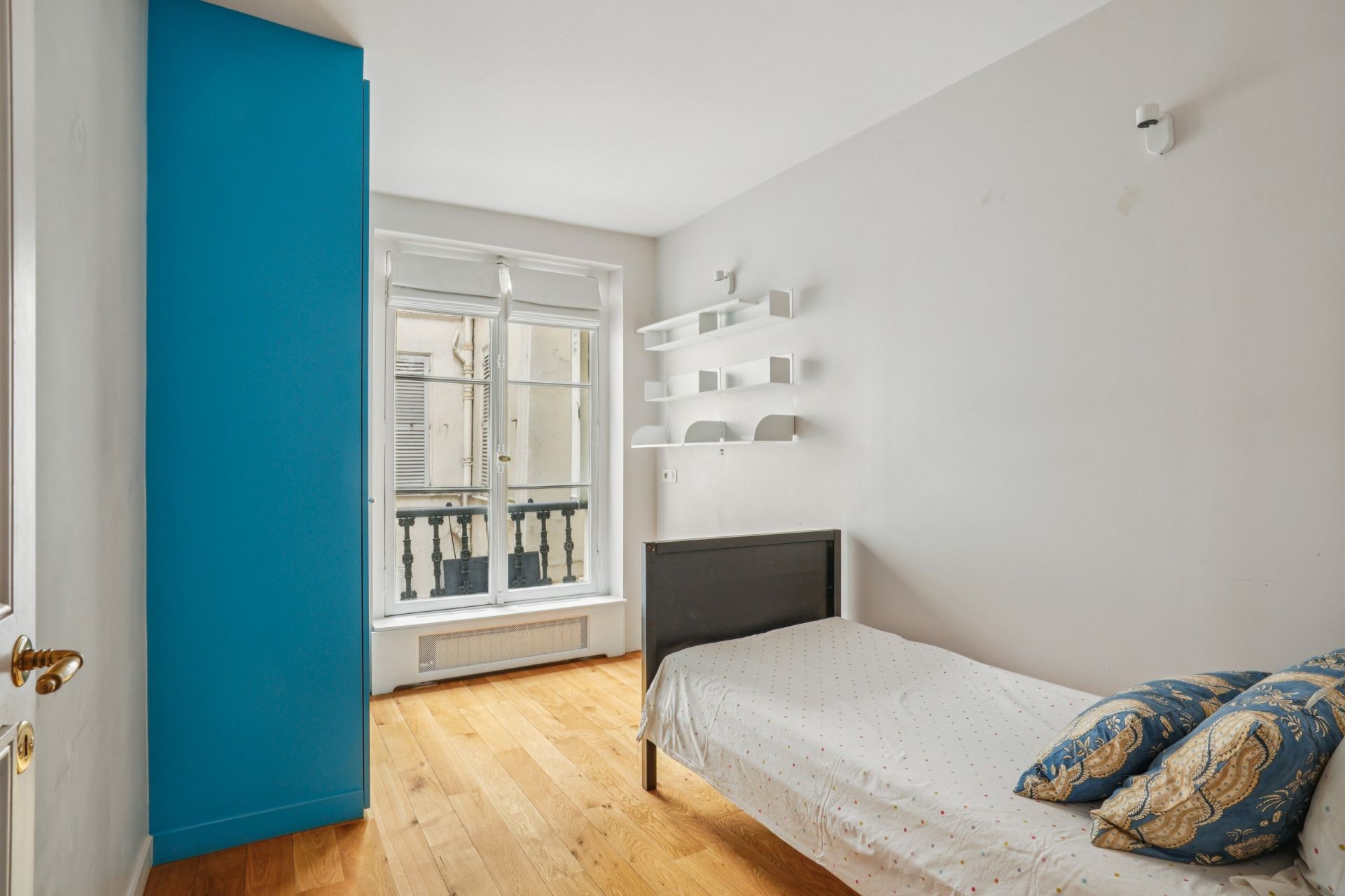 luxury apartment 5 Rooms for sale on PARIS (75007)
