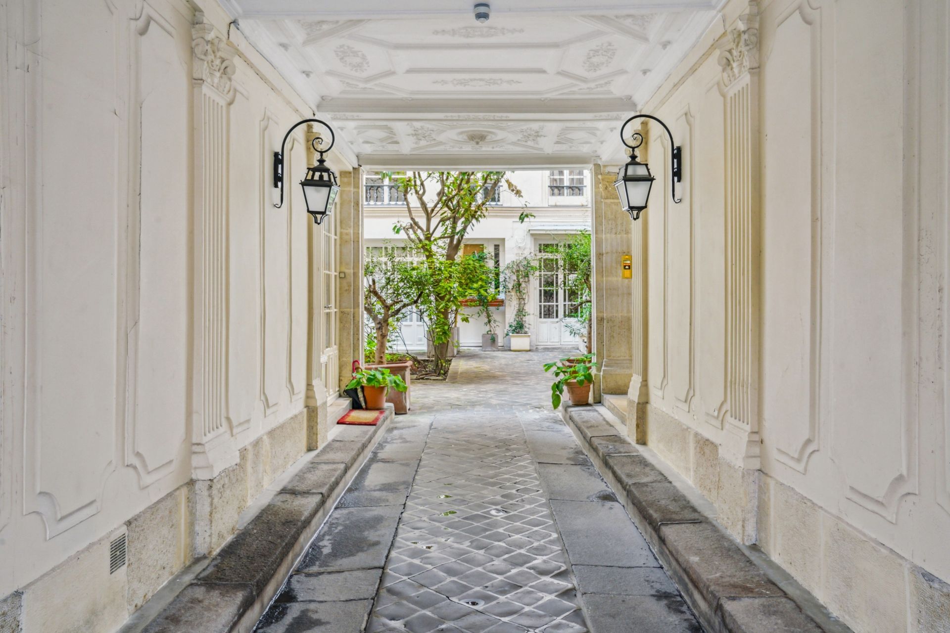 luxury apartment 5 Rooms for sale on PARIS (75007)