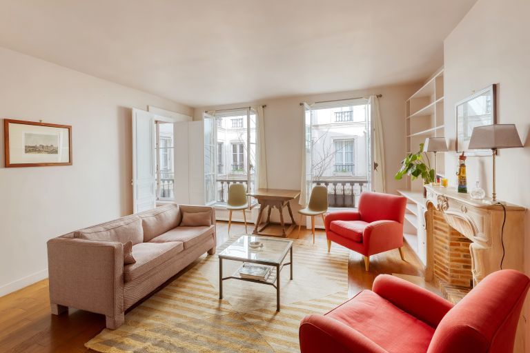 luxury apartment 5 Rooms for sale on PARIS (75007)