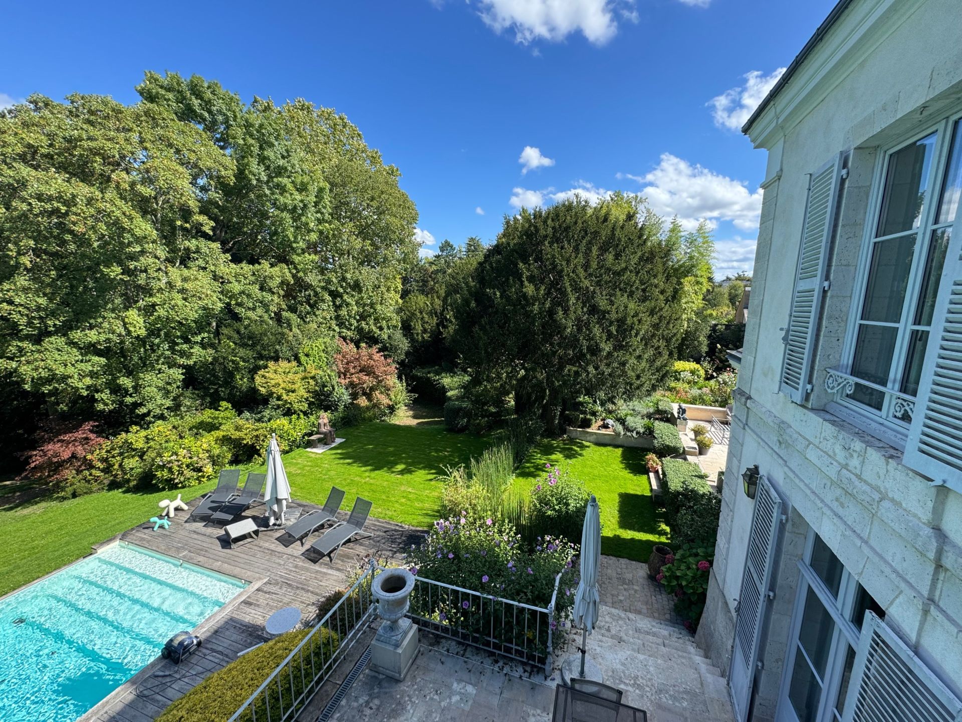 luxury house 10 Rooms for sale on OLIVET (45160)