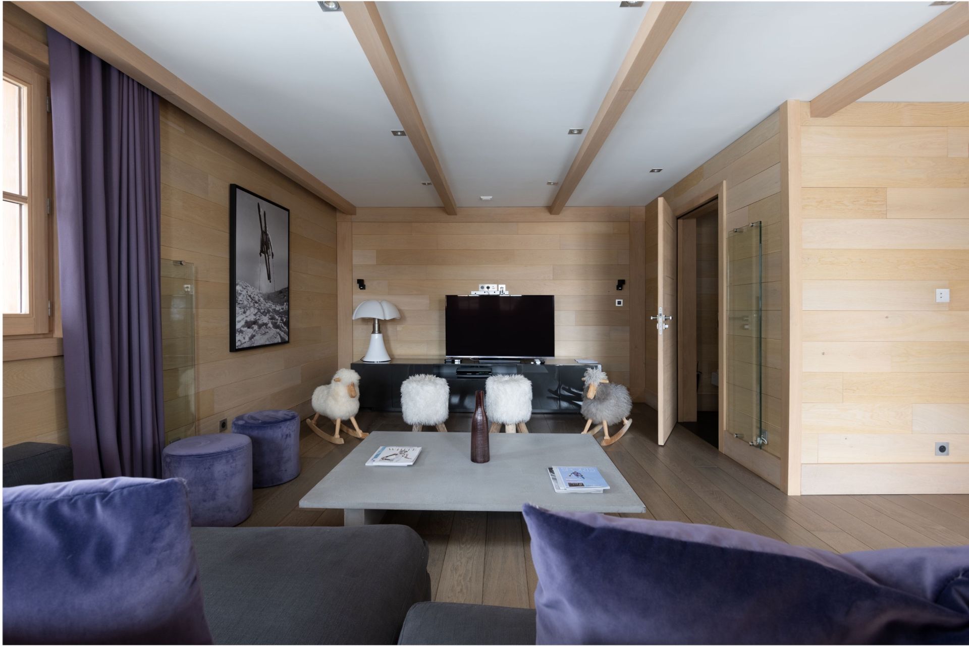 luxury chalet 12 Rooms for seasonal rent on COURCHEVEL (73120)