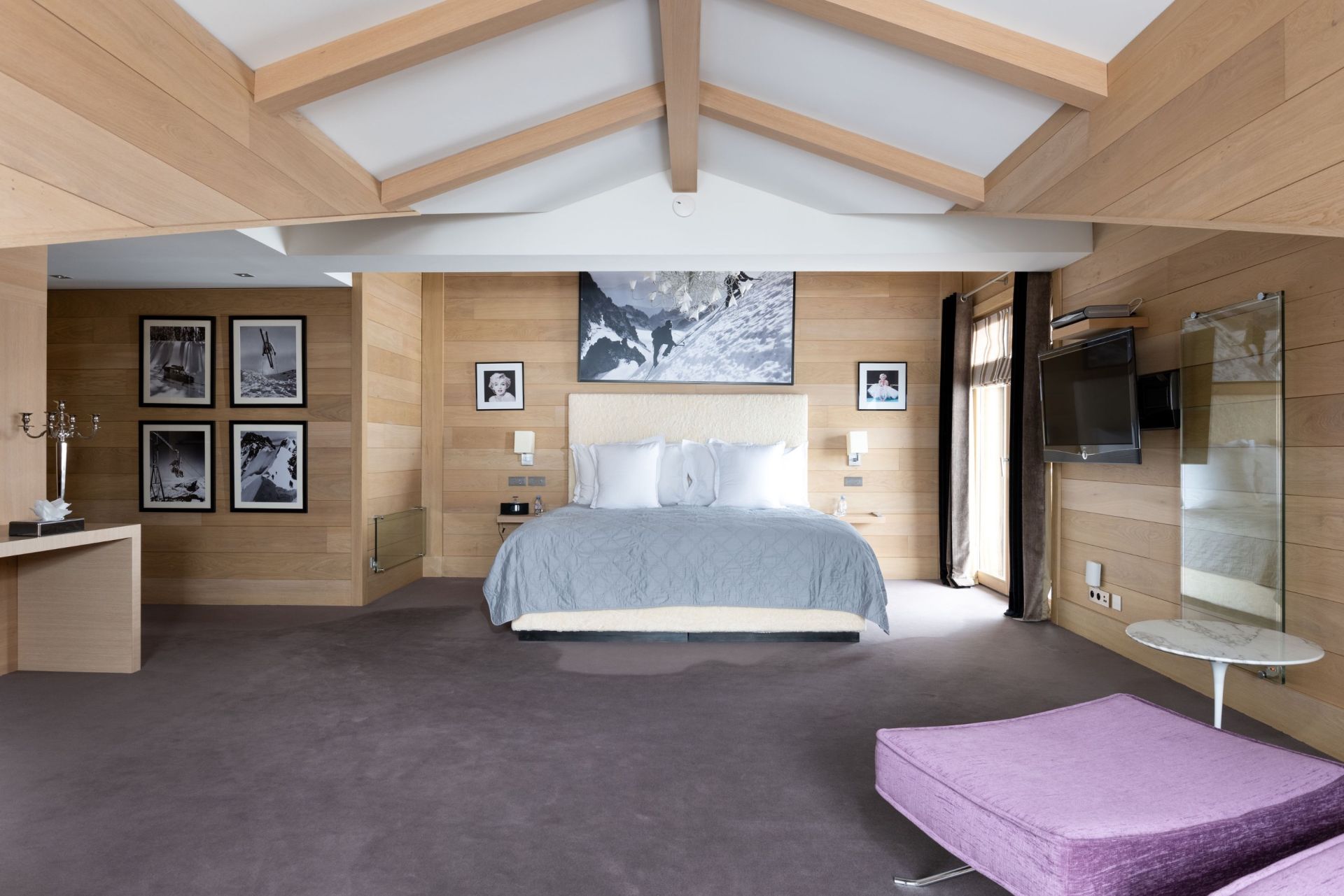 luxury chalet 12 Rooms for seasonal rent on COURCHEVEL (73120)