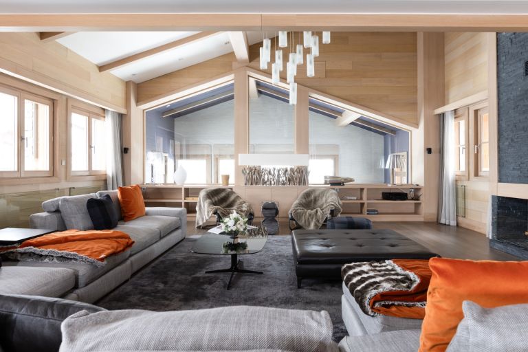 luxury chalet 12 Rooms for seasonal rent on COURCHEVEL (73120)