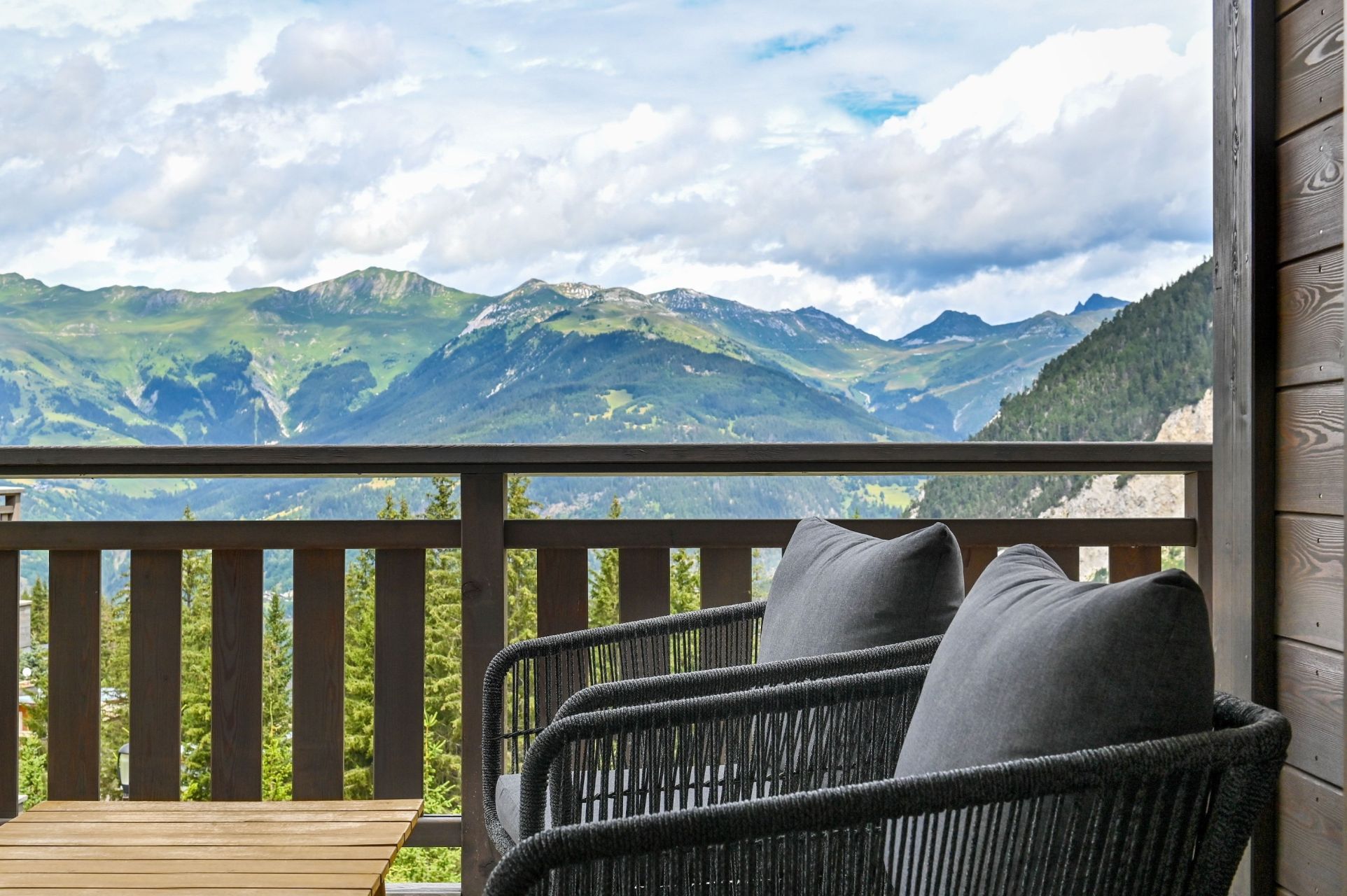 chalet de luxe 10 Pièces en location saisonnière sur COURCHEVEL (73120)