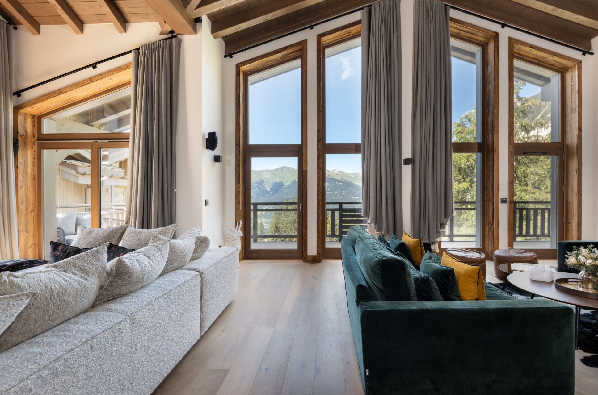 chalet de luxe 10 Pièces en location saisonnière sur COURCHEVEL (73120)