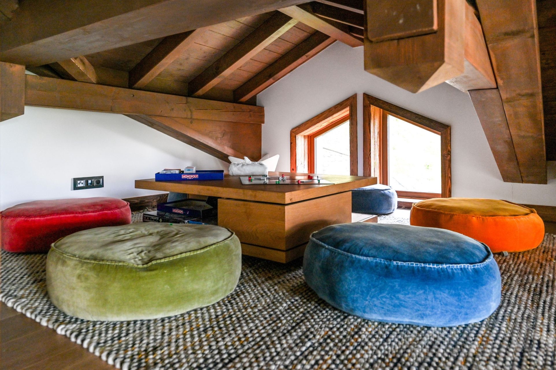 luxury chalet 10 Rooms for seasonal rent on COURCHEVEL (73120)