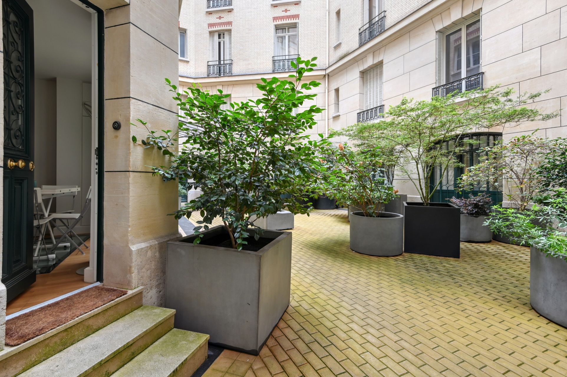 luxury apartment 2 Rooms for sale on PARIS (75016)