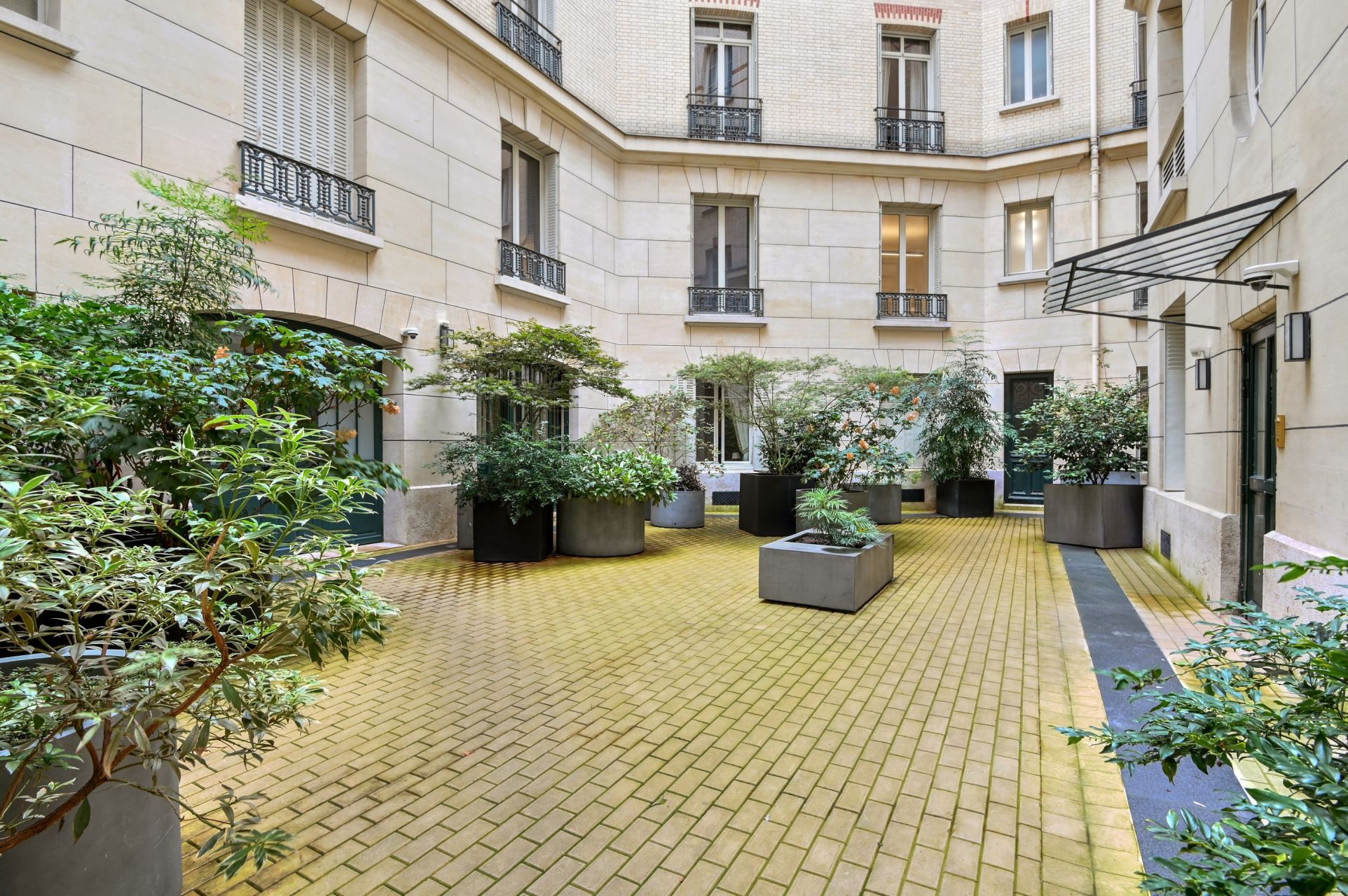 luxury apartment 2 Rooms for sale on PARIS (75016)