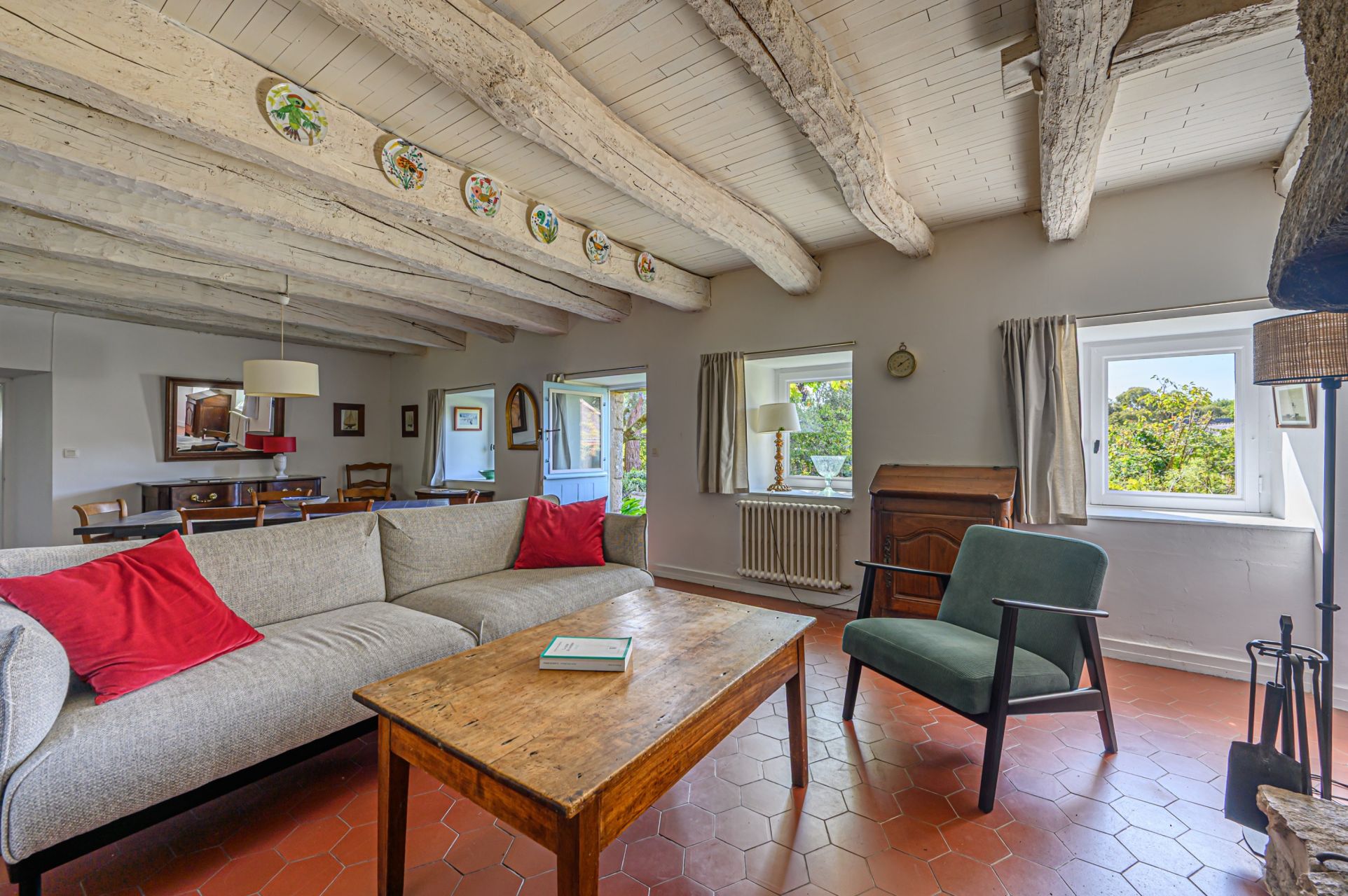 luxury property 7 Rooms for sale on ST PHILIBERT (56470)