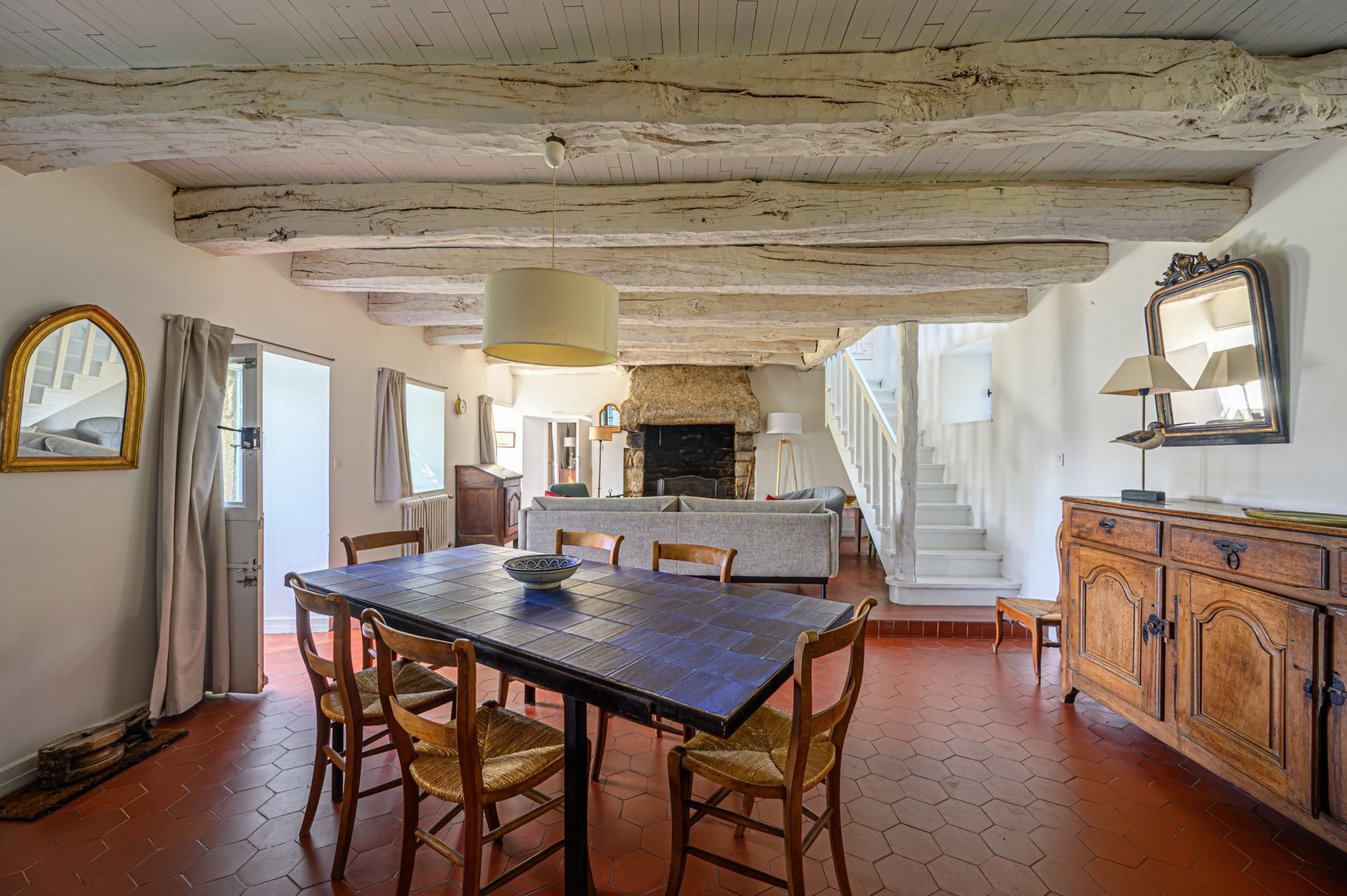 luxury property 7 Rooms for sale on ST PHILIBERT (56470)