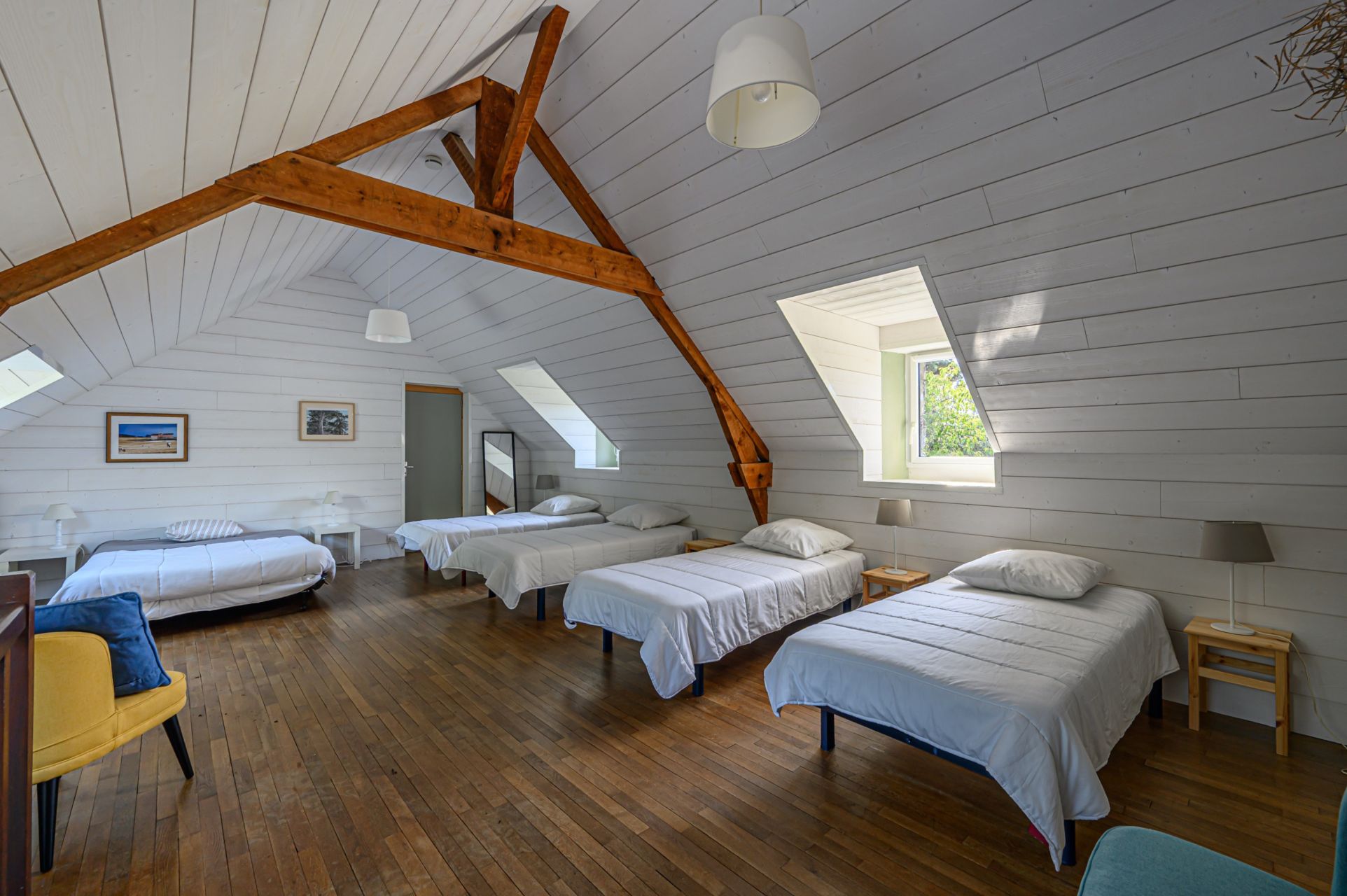 luxury property 7 Rooms for sale on ST PHILIBERT (56470)