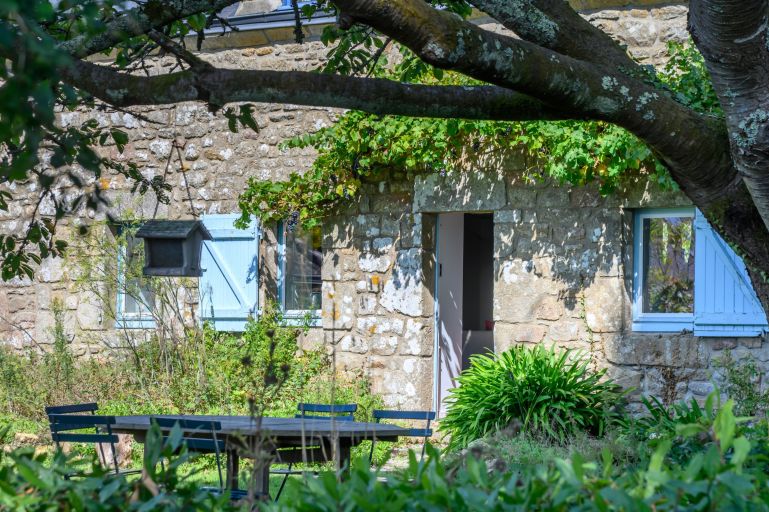 luxury property 7 Rooms for sale on ST PHILIBERT (56470)