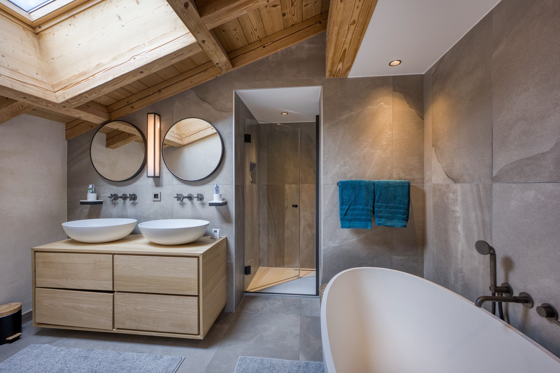 luxury apartment 5 Rooms for sale on MEGEVE (74120)