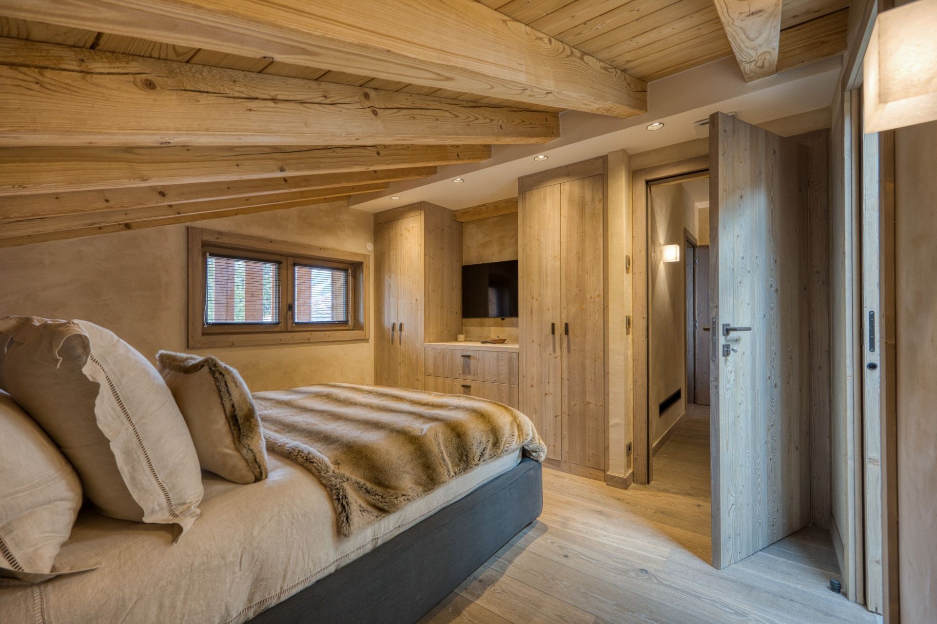 luxury apartment 5 Rooms for sale on MEGEVE (74120)