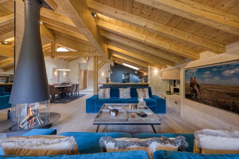 luxury apartment 5 Rooms for sale on MEGEVE (74120)
