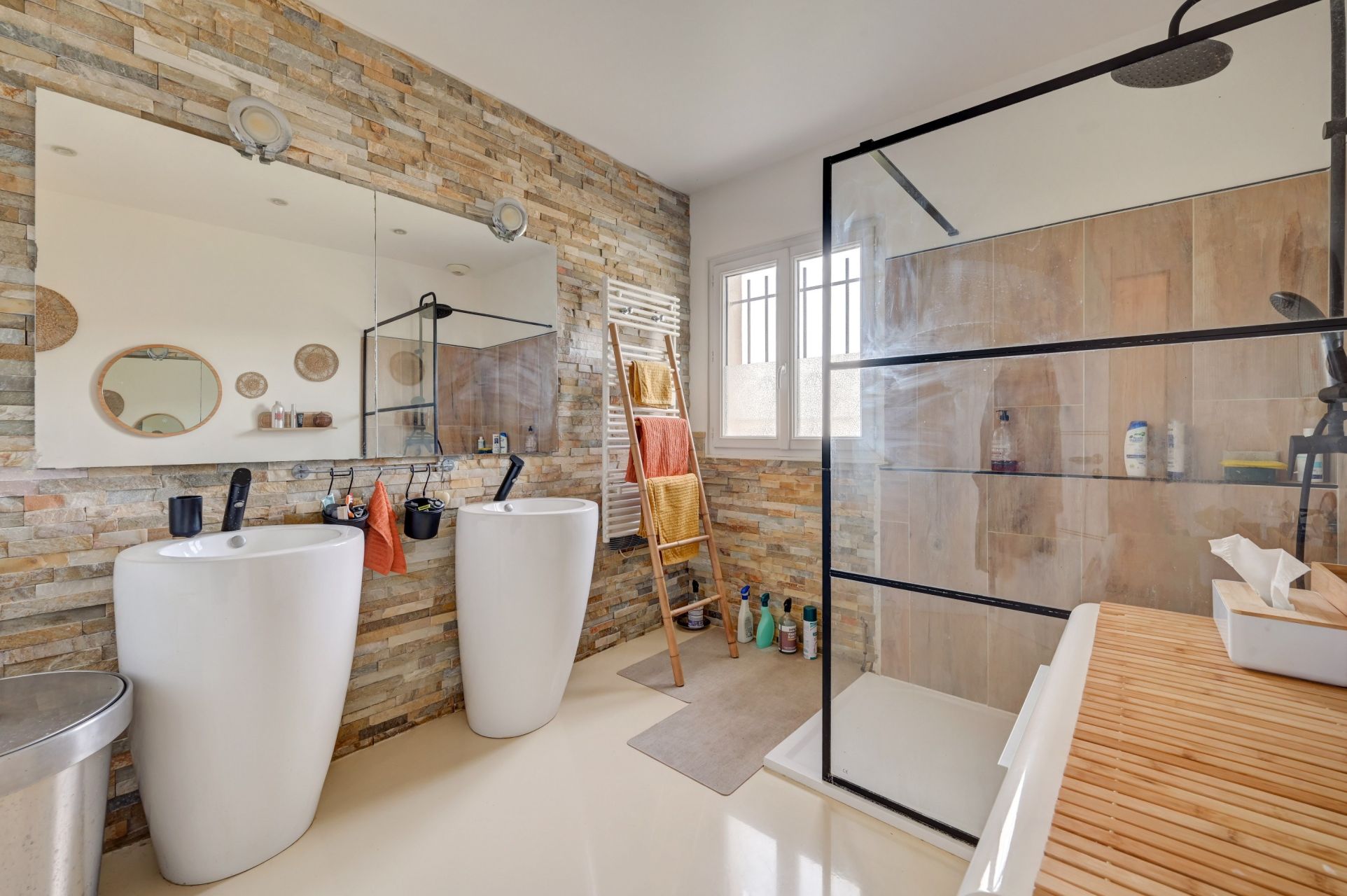 luxury house 10 Rooms for sale on AIX EN PROVENCE (13100)