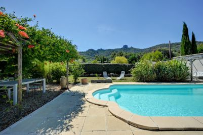 Sale Luxury house Aix-en-Provence 10 Rooms 250 m²