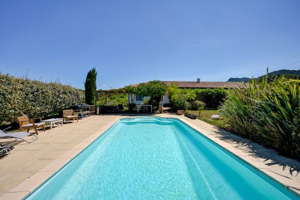 Sale Luxury house Aix-en-Provence 10 Rooms 250 m²