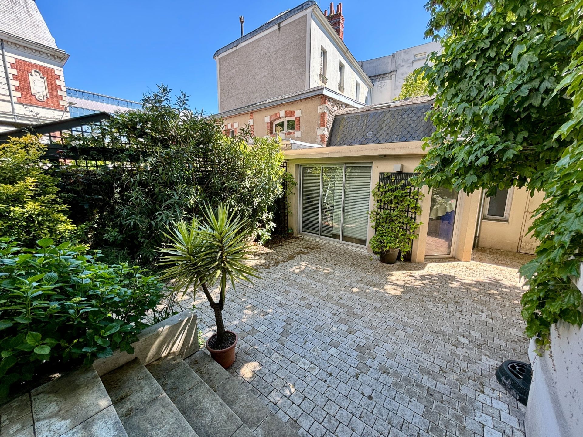 mansion (hôtel particulier) 14 Rooms for sale on TOURS (37000)