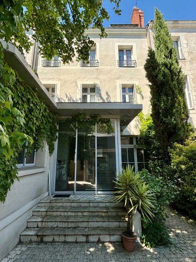 Sale Mansion (hôtel particulier) Tours 14&nbsp;Rooms 303&nbsp;m²