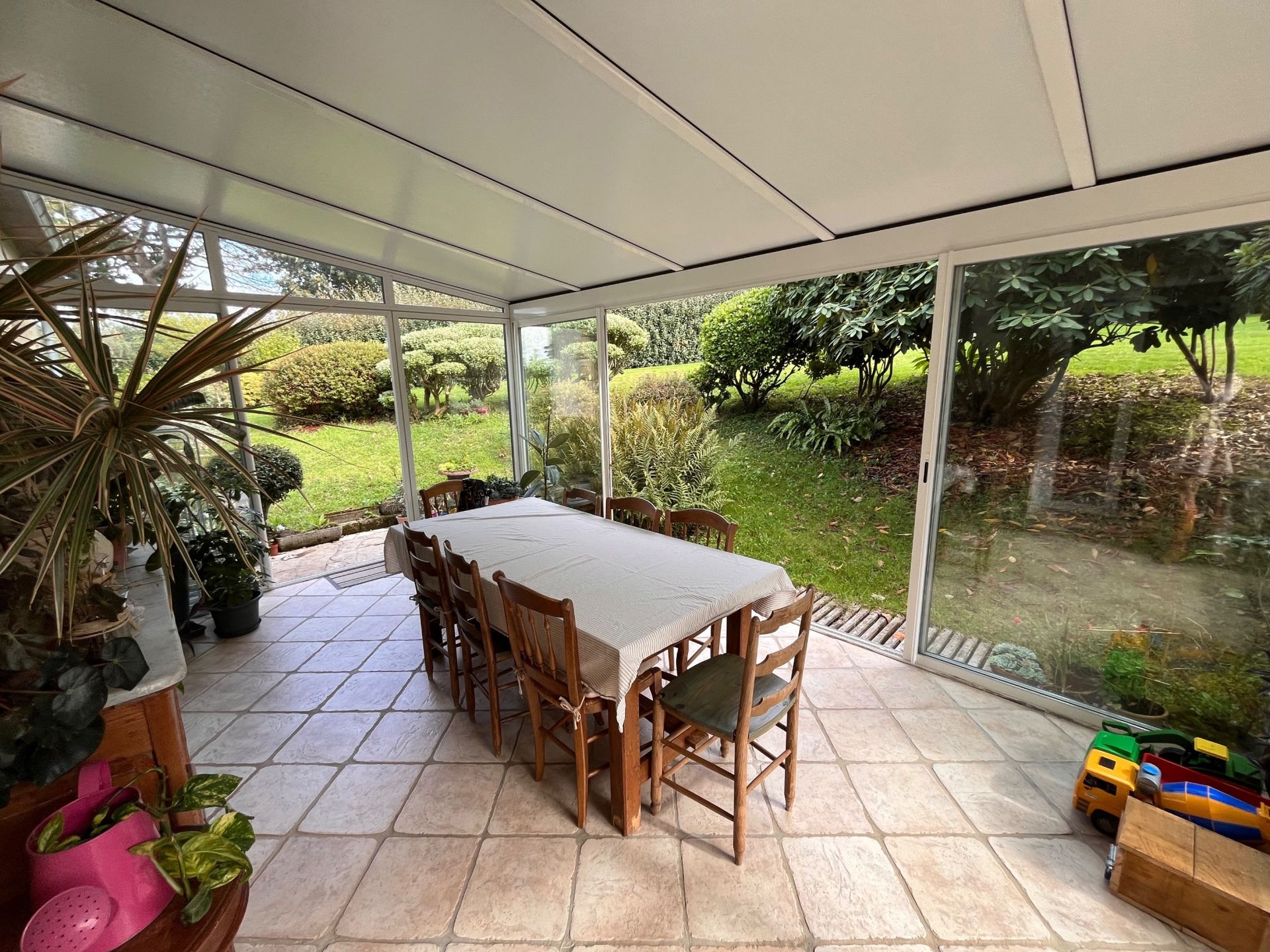 luxury house 7 Rooms for sale on KERLAZ (29100)