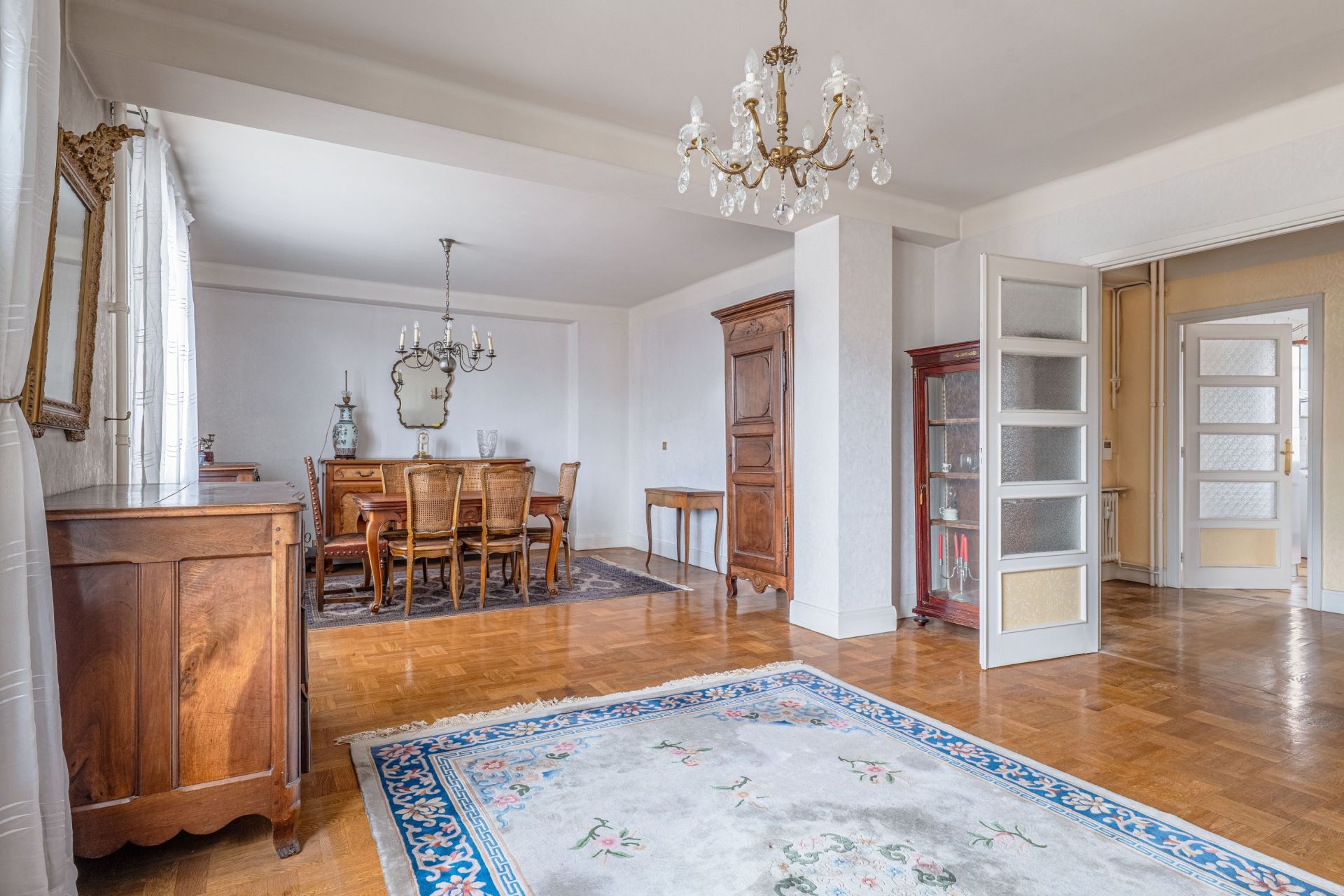 luxury apartment 4 Rooms for sale on LYON (69006)