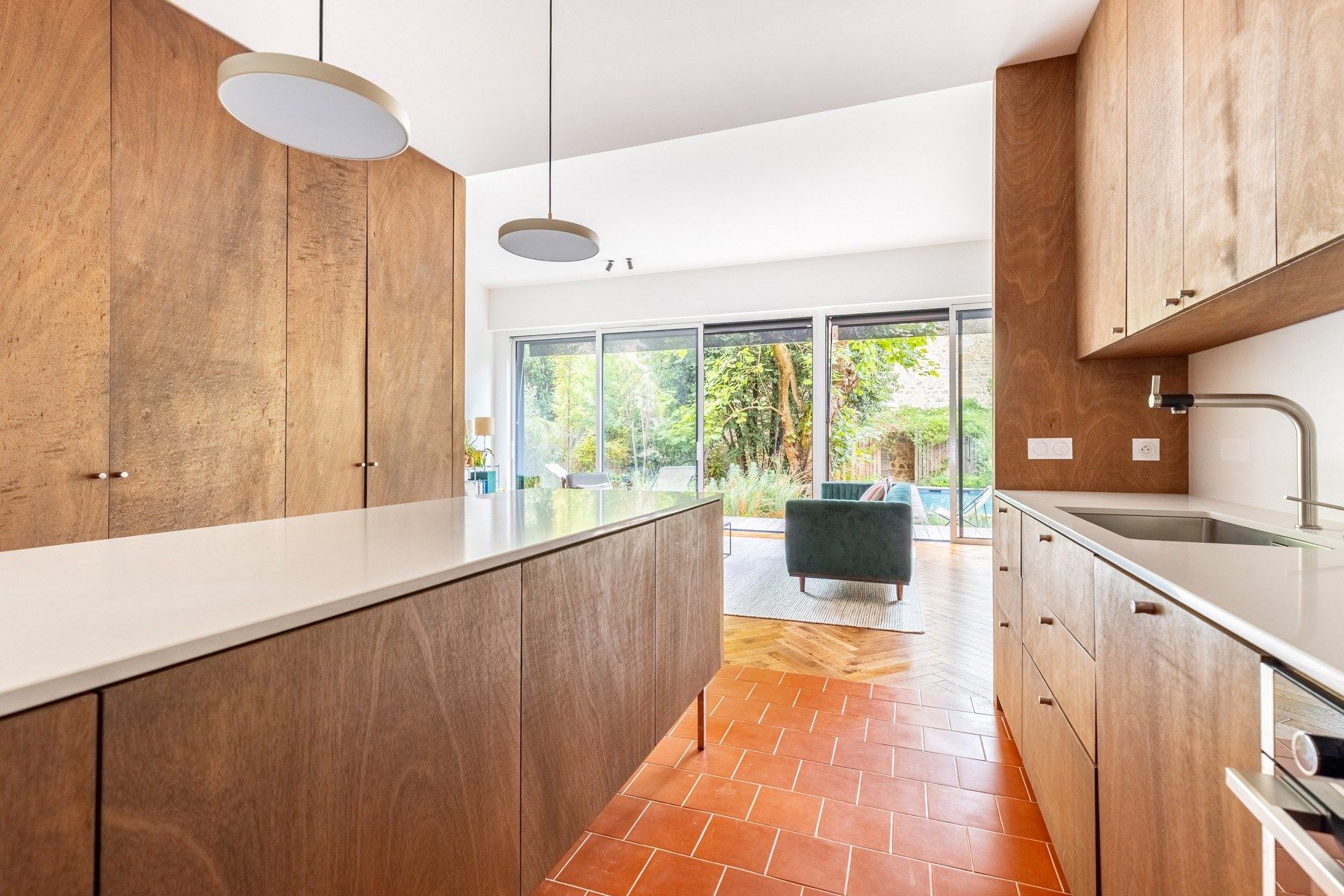 luxury house 8 Rooms for sale on BORDEAUX (33000)