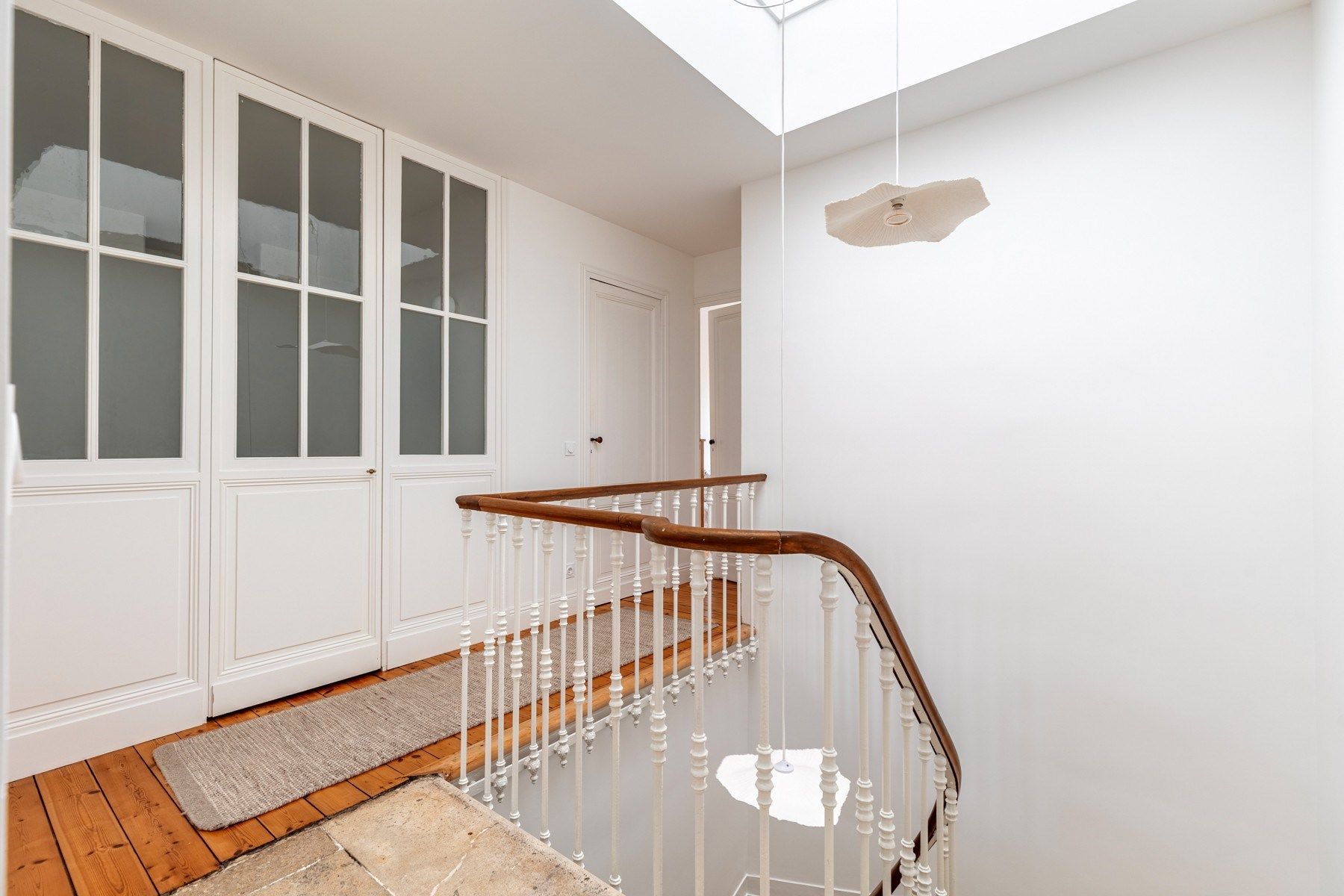 luxury house 8 Rooms for sale on BORDEAUX (33000)