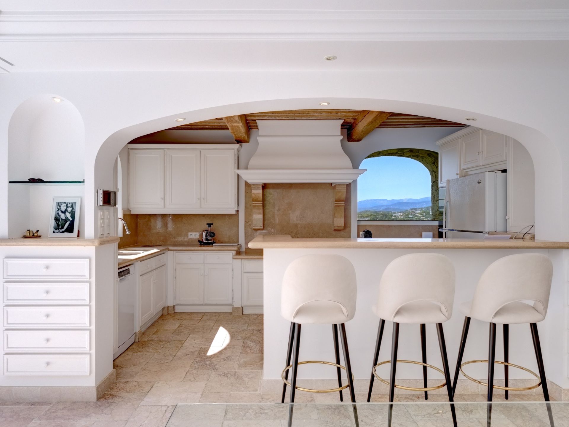 luxury villa 5 Rooms for sale on CANNES (06400)