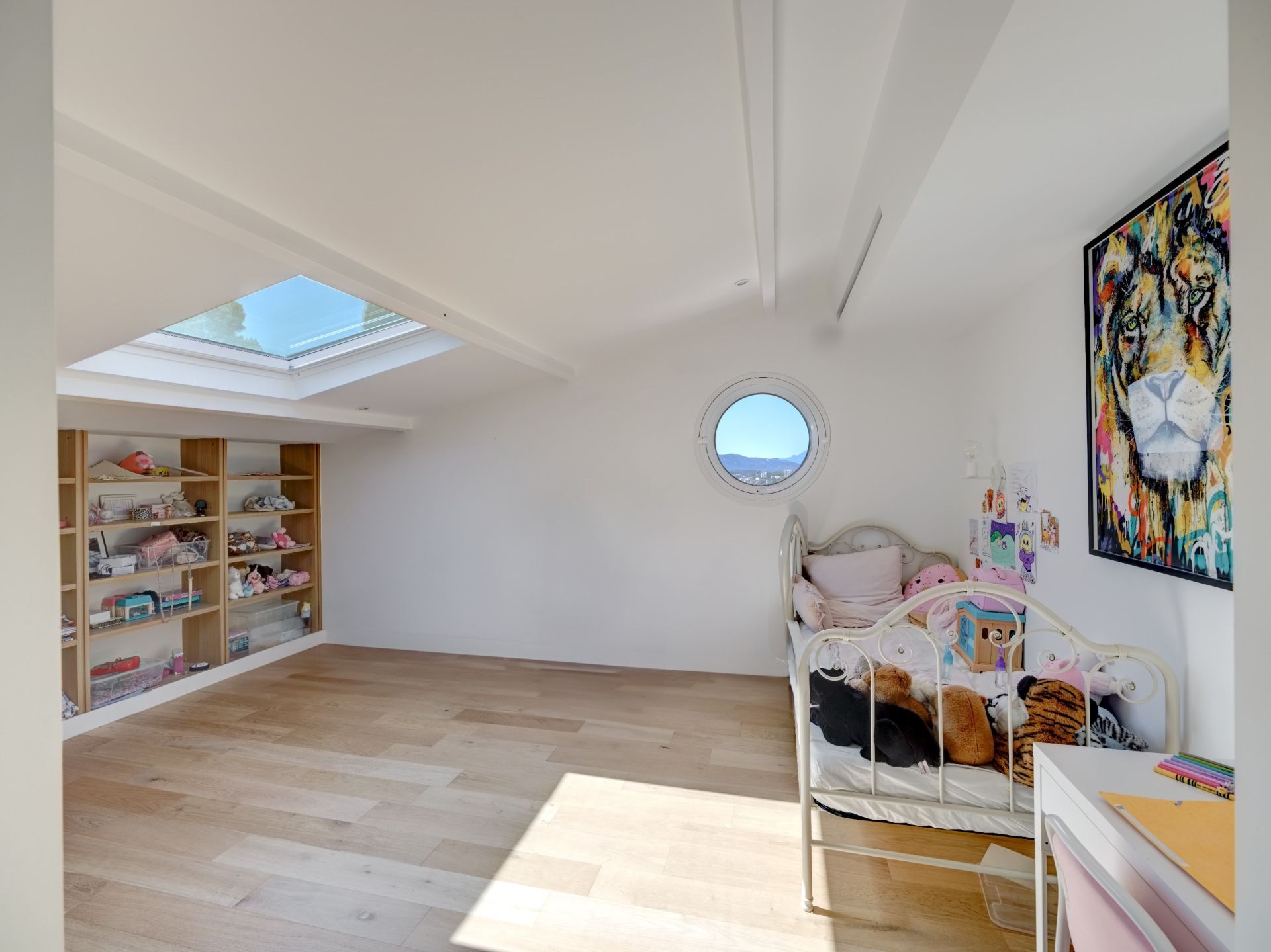 luxury villa 5 Rooms for sale on CANNES (06400)