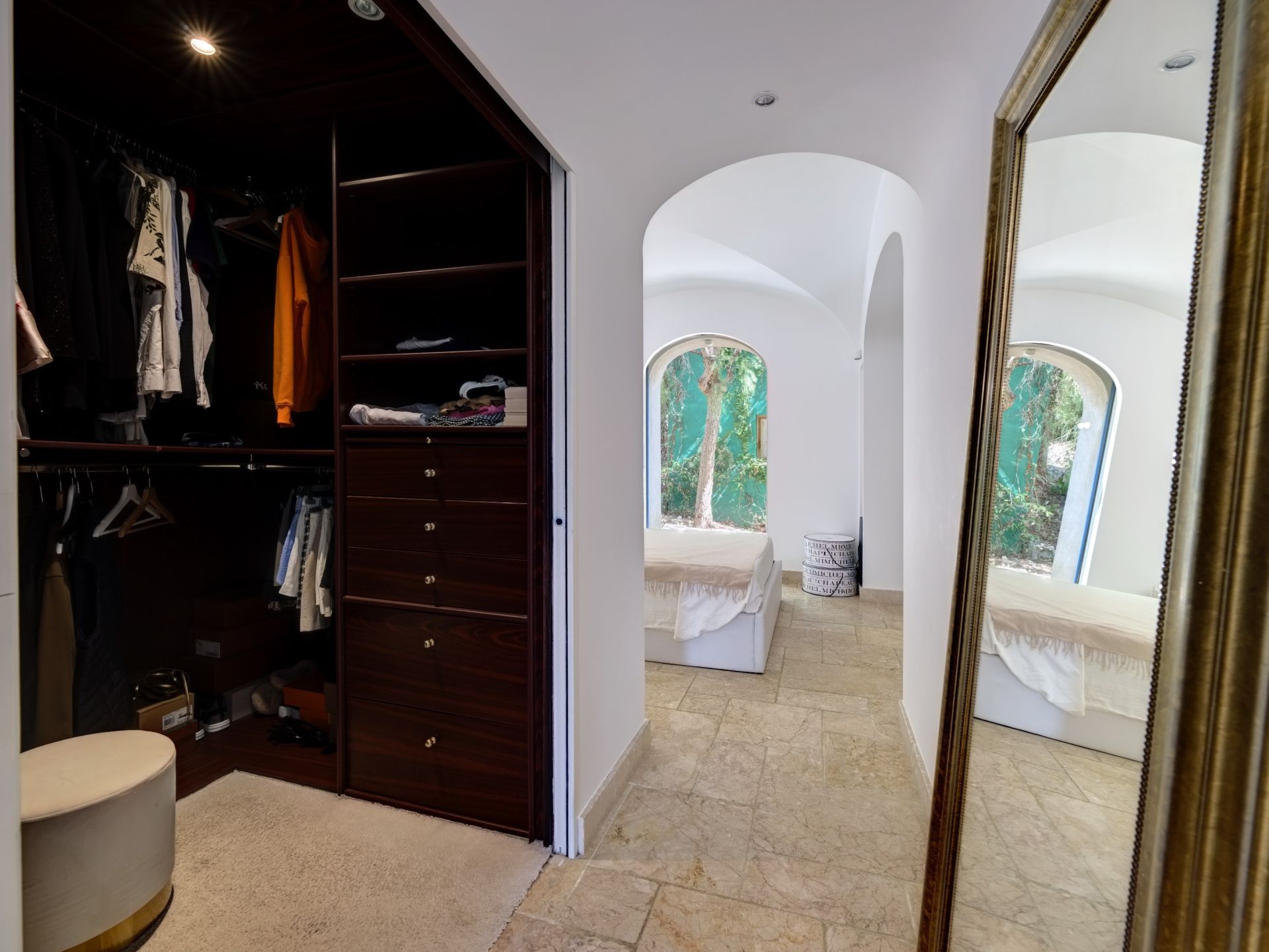 luxury villa 5 Rooms for sale on CANNES (06400)