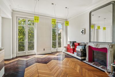 Sale Luxury apartment Paris 10 4 Rooms 149 m²