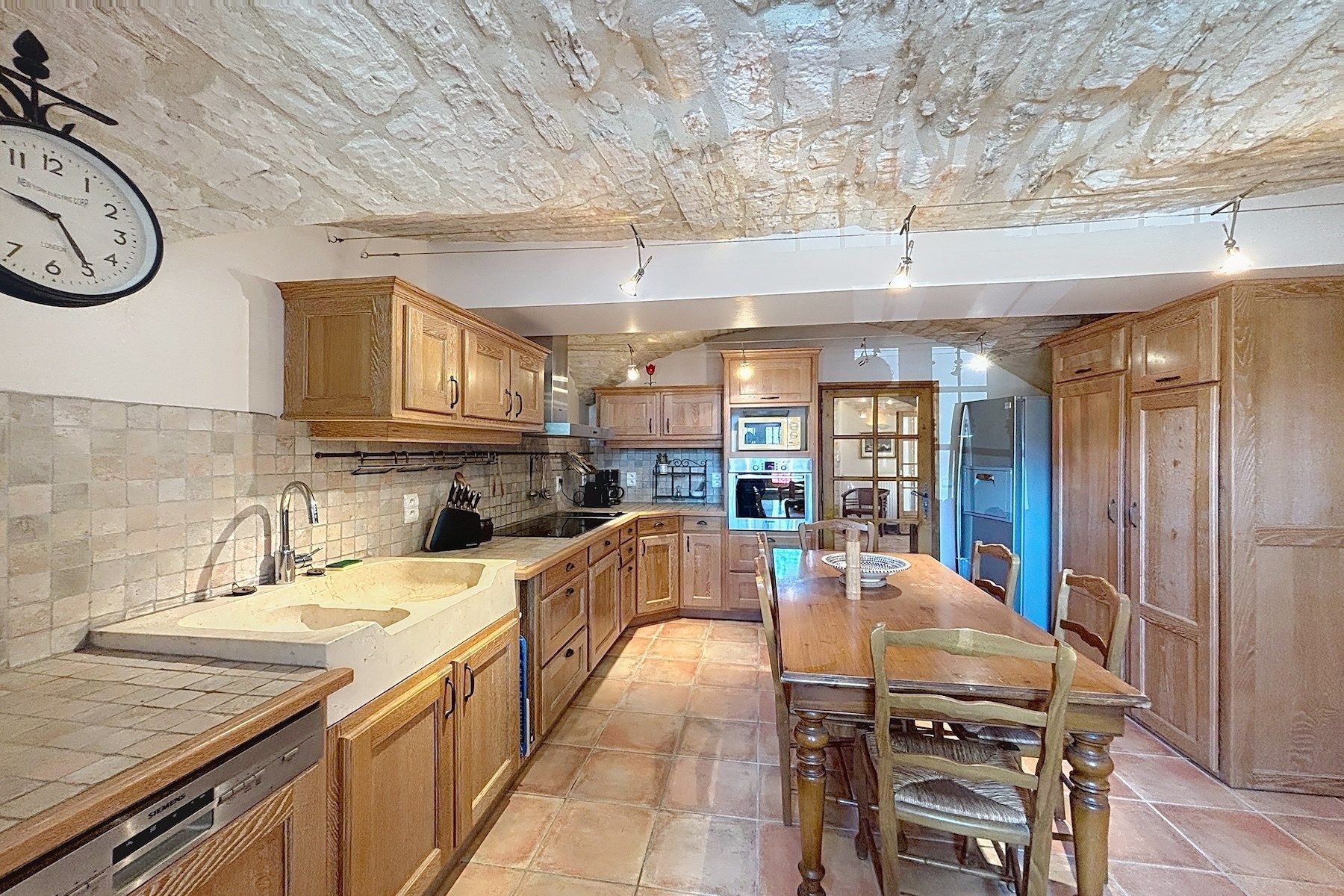 luxury house 8 Rooms for sale on BARJAC (30430)