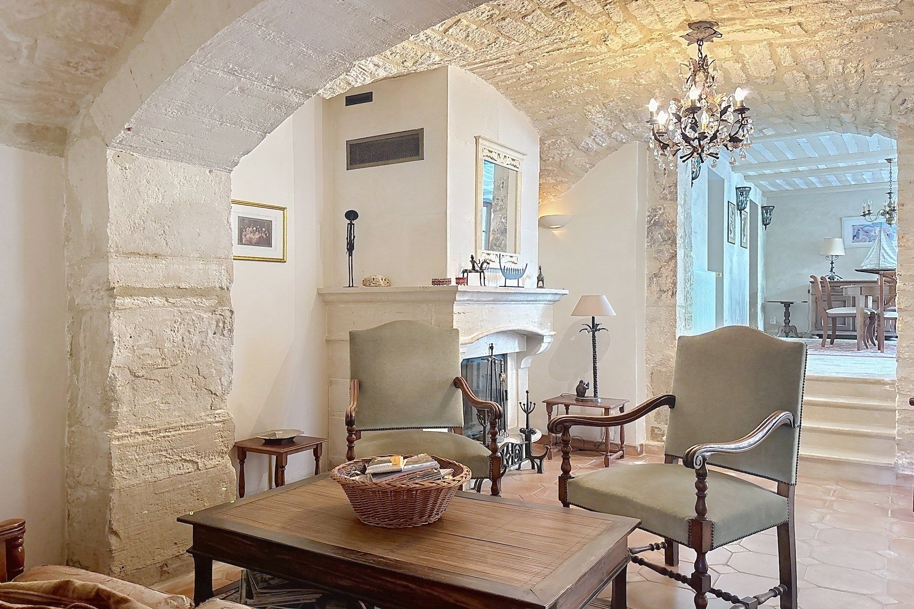 luxury house 8 Rooms for sale on BARJAC (30430)